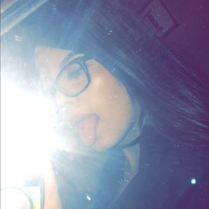 Meet your Posher, Desiree